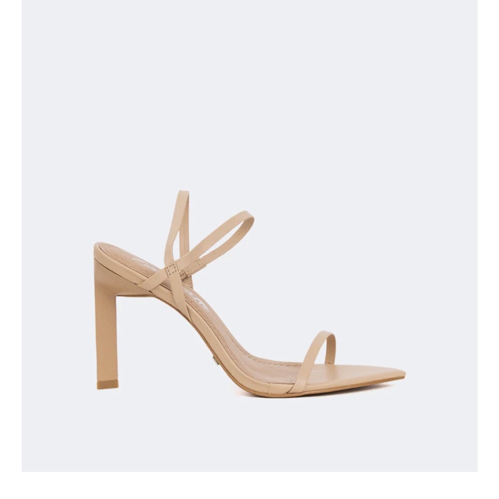 Lola’s camel leather sandals